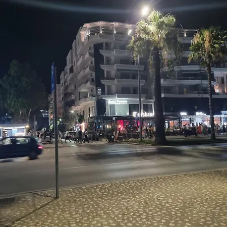 Area Beachfront شقة