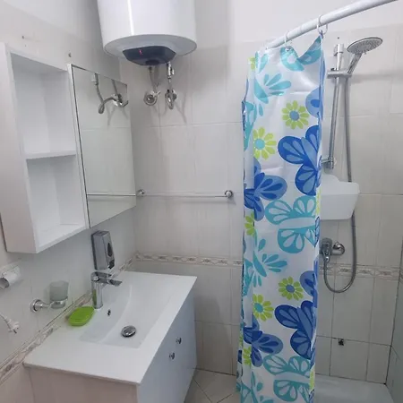 Daire Alti Beachfront Apartments Avlonya